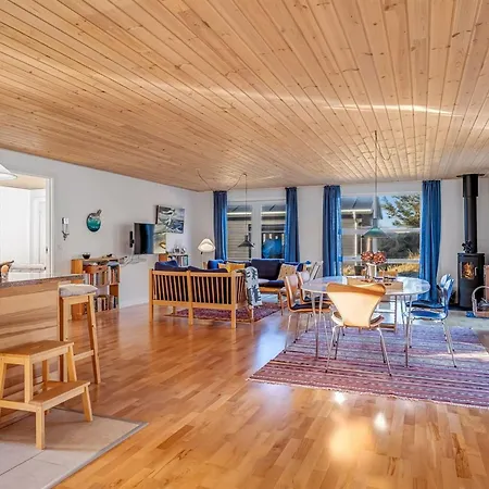 Vakantiehuis Kaapo - 300m From The Sea By Interhome *